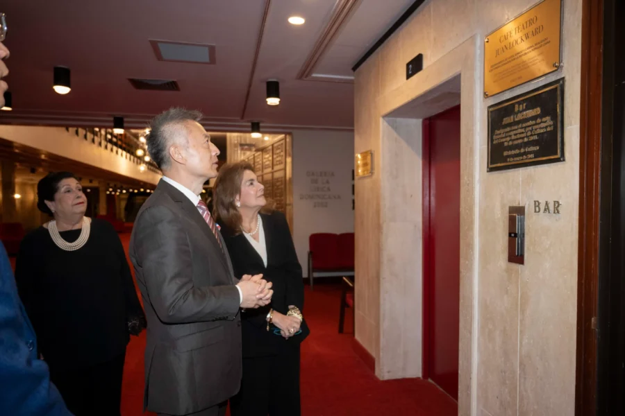 Chen Luning, Maritza Zeller y Jenny Podesta